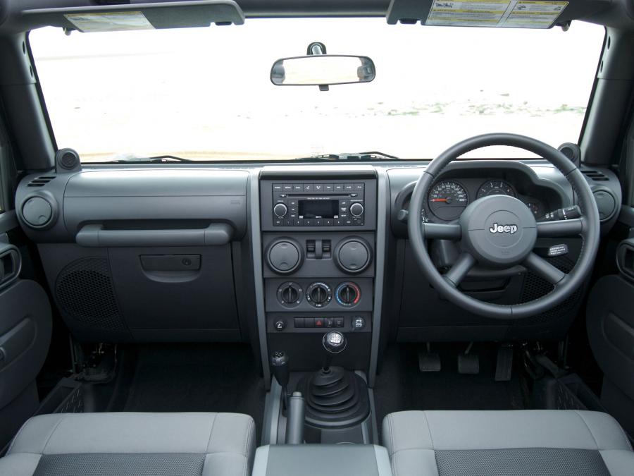  Jeep Wrangler Sport 2007 года  (UK) (фото 18 из 22)